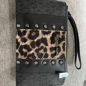 Michael Kors wristlet